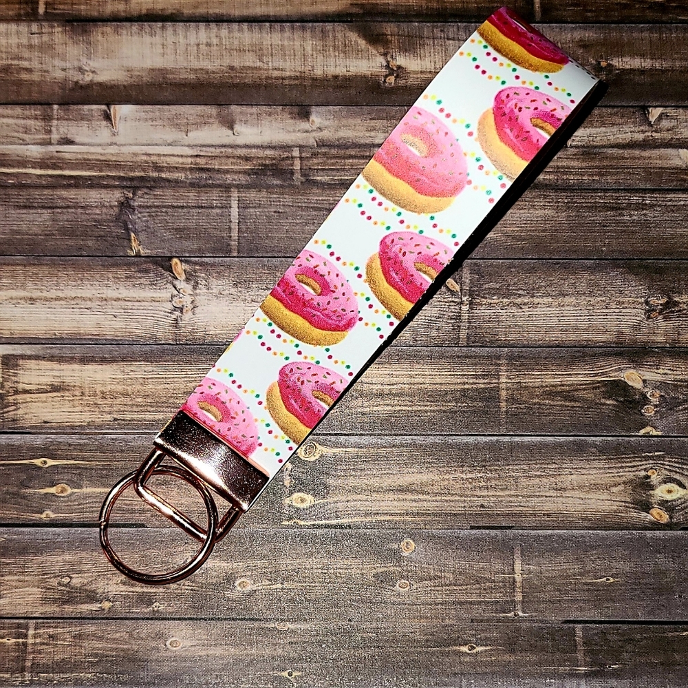 Wristlet keyfob with donut print
